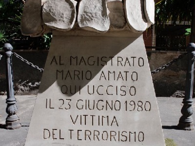 La stele che ricorda Mario Amato, ucciso il 23 giugno del 1980 dal gruppo terroristico Nar