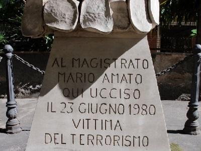 La stele che ricorda Mario Amato, ucciso il 23 giugno del 1980 dal gruppo terroristico Nar