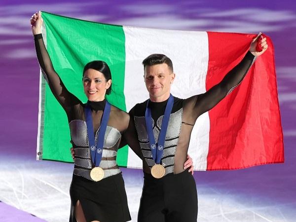 600x450 guignard e fabbri fiamme azzurre con bandiera (credit alberto ponti per mingiustizia)