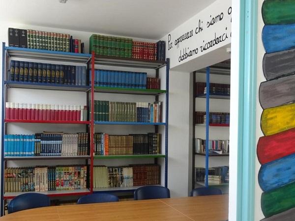 Carcere Catanzaro, inaugurata la biblioteca &lsquo;Le ali della libert&agrave;&rsquo;