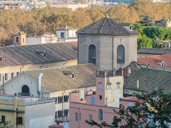 Carcere_di_Regina_Coeli_(Rome)_from_Belvedere_dei_Salviati (Credit: Wikimedia Commons)