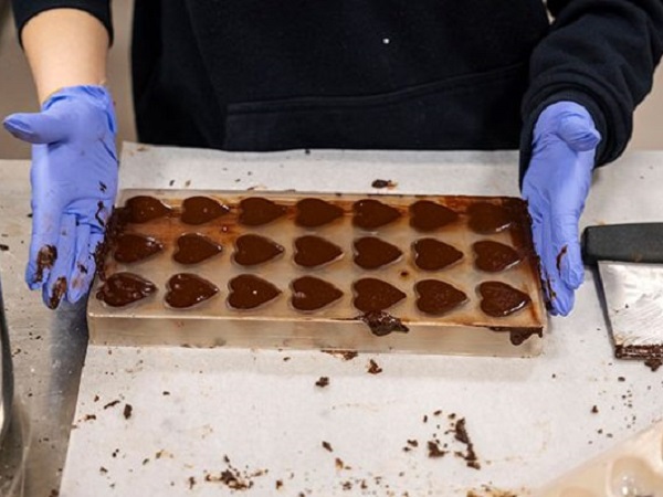 Cotti in fragranza, 10 anni tra dolci e contrasto alla criminalit&agrave;