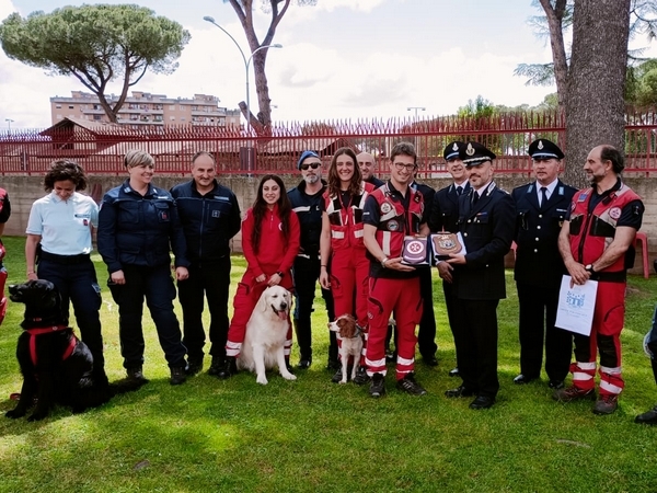 A Rebibbia l&rsquo;allegra carica di cani e bambini