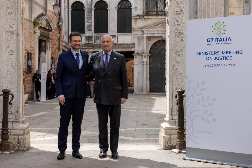 G7 Italia Venezia Handshakes - ph Nicholas Berardo-2