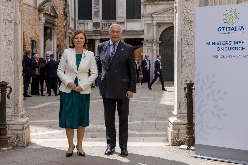 G7 Italia Venezia Handshakes - ph Nicholas Berardo-4