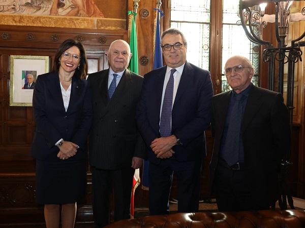 Il ministro della Giustizia Carlo Nordio, Felice Maurizio D'Ettore presidente del collegio del Garante nazionale dei diritti delle persone private della libert&agrave; personale, Irma Conti e Mario Serio componenti del collegio (foto del Ministero della giustizia)