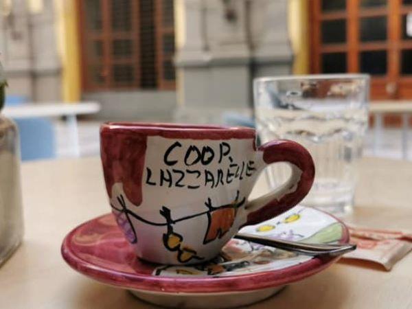 A Pozzuoli, lo spot di Lazzarelle: la libert&agrave; in un caff&egrave;