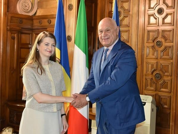 Nordio con ministra della giustizia moldava Veronica Mihailov-Muraru nello studio