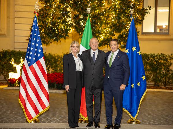 Carlo Nordio, Pam Bondi (Attorney General degli Stati Uniti) e Todd Blanche, Deputy Attorney General