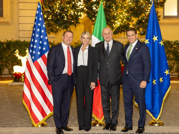 Carlo Nordio, Pam Bondi (Attorney General degli Stati Uniti), Tilman Fertitta (Amasciatore USA in Italia) e Todd Blanche, Deputy Attorney General