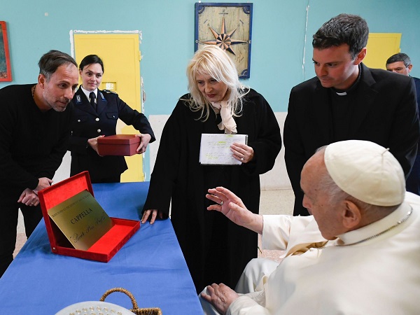 Papa_lavanda piedi_Ipm Casal del Marmo 4