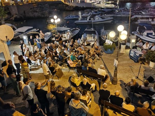 &ldquo;Ave Maria piena di rabbia, una poesia che non si pu&ograve; dimenticare&rdquo;