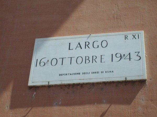Targa che ricorda il rastrellamento del Ghetto di Roma
