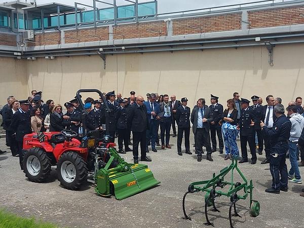 Il Capo del Dap Giovanni Russo visita il tenimento agricolo nel carcere di Foggia (credit Ministero della Giustizia)