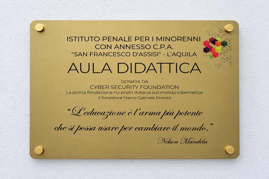 Targa dorata Aula Didattica IPM L'AQUILA