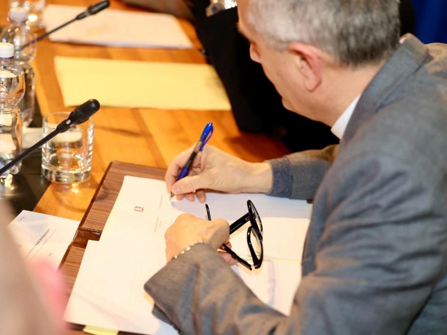 Firma del protocollo "liberi di scegliere"