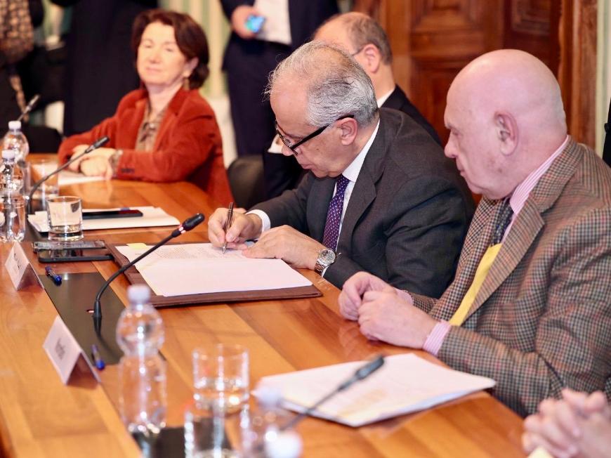 Firma del protocollo "liberi di scegliere"