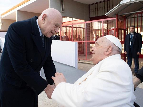 Papa Francesco apre la Porta Santa (Dicastero per la Comunicazione, Citt&agrave; del Vaticano)