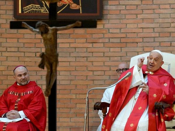 Papa Francesco apre la Porta Santa (Dicastero per la Comunicazione, Citt&agrave; del Vaticano)