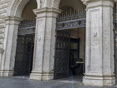 sede del Ministero della giustizia particolare colonne all'ingresso