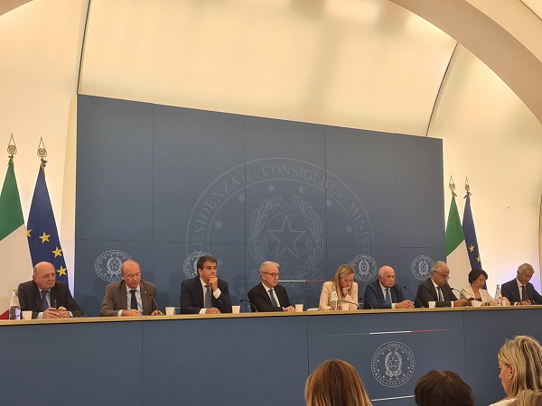 conferenza stampa palazzo Chigi