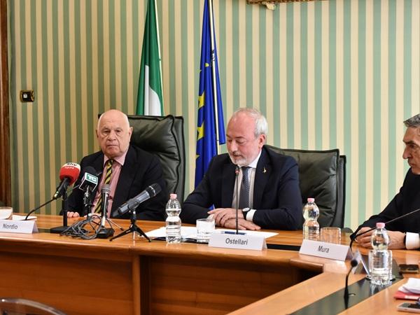Il ministro Nordio e il sottosegretario Ostellari.