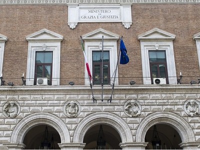 La facciata del ministero della Giustizia in Via Arenula