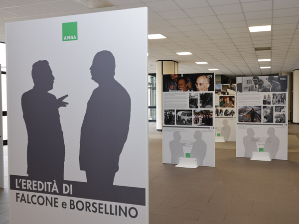 La mostra fotografica dell'Ansa dedicata a 'L'eredit&agrave; di Giovanni Falcone e Paolo Borsellino' allestita presso la Scuola di Roma del Dap