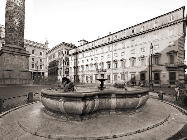 palazzo-Chigi-piazza-Colonna.jpg