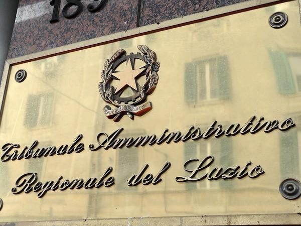 Notifica pubblici proclami: ricorso Amoruso C. c/ Ministero della Giustizia + altri