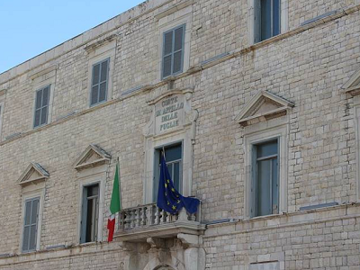 AAA cercasi medici, fabbri, falegnami